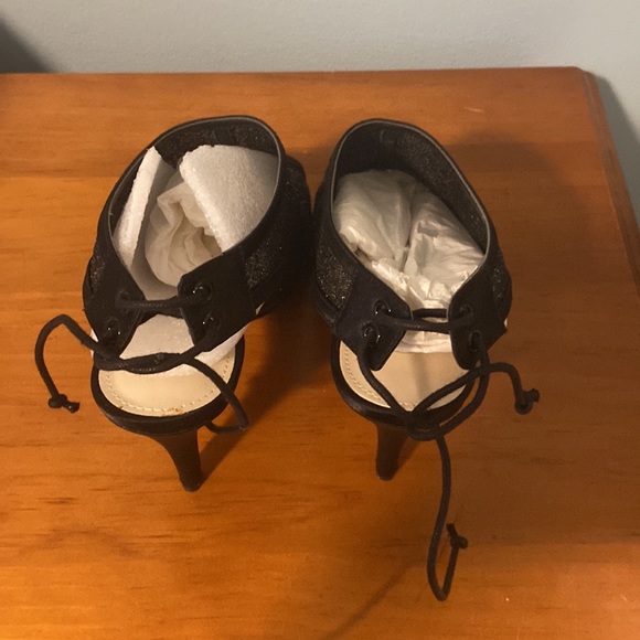 Caparros heels - Picture 3 of 4